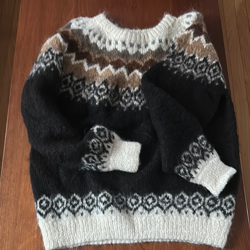 Cozy Black and Brown Patterned Crew Neck Sweater 100% Alpaca